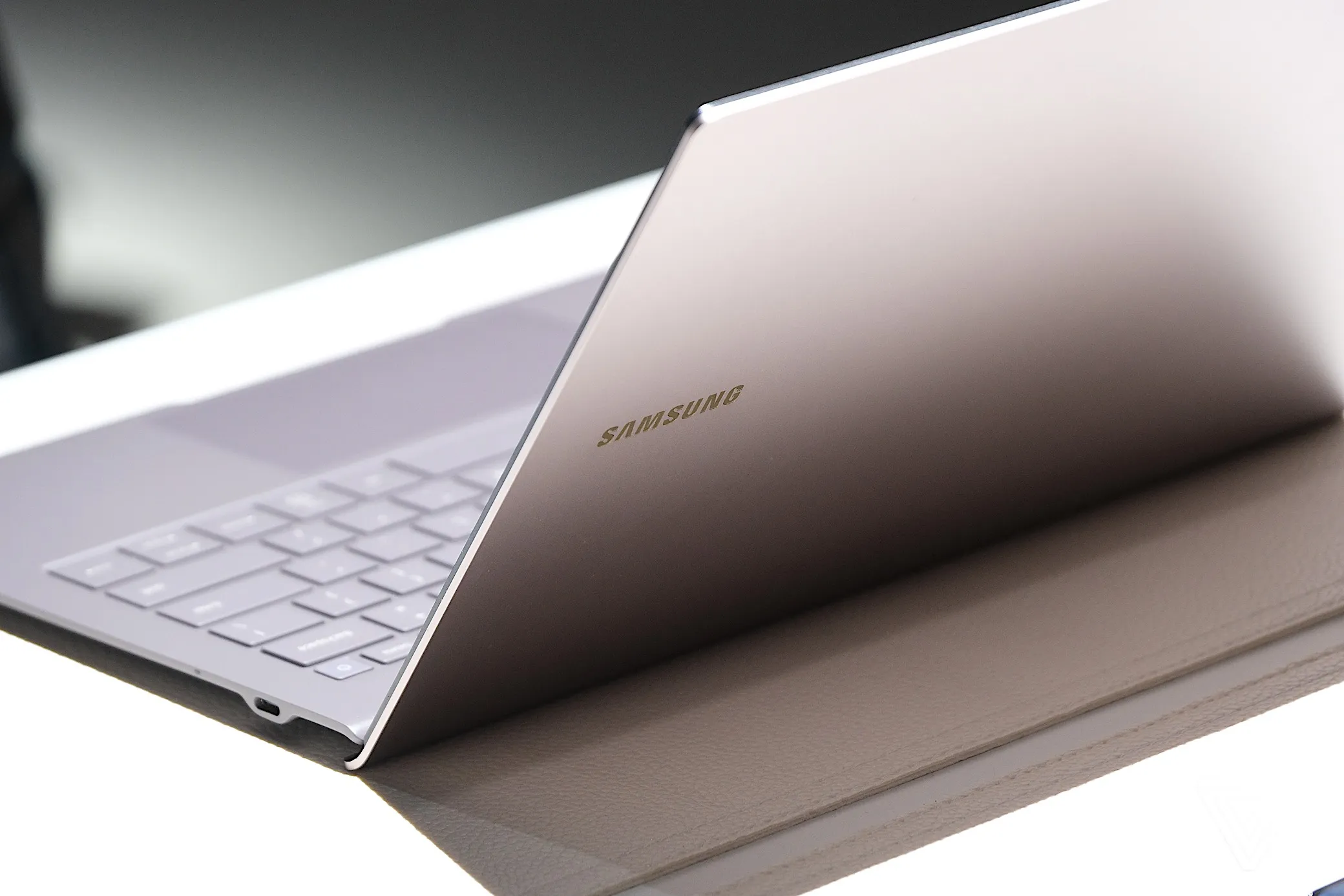 Samsung готує ноутбуки Galaxy Book на Android - Техно Samsung готує ноутбуки Galaxy Book на Android - Техно