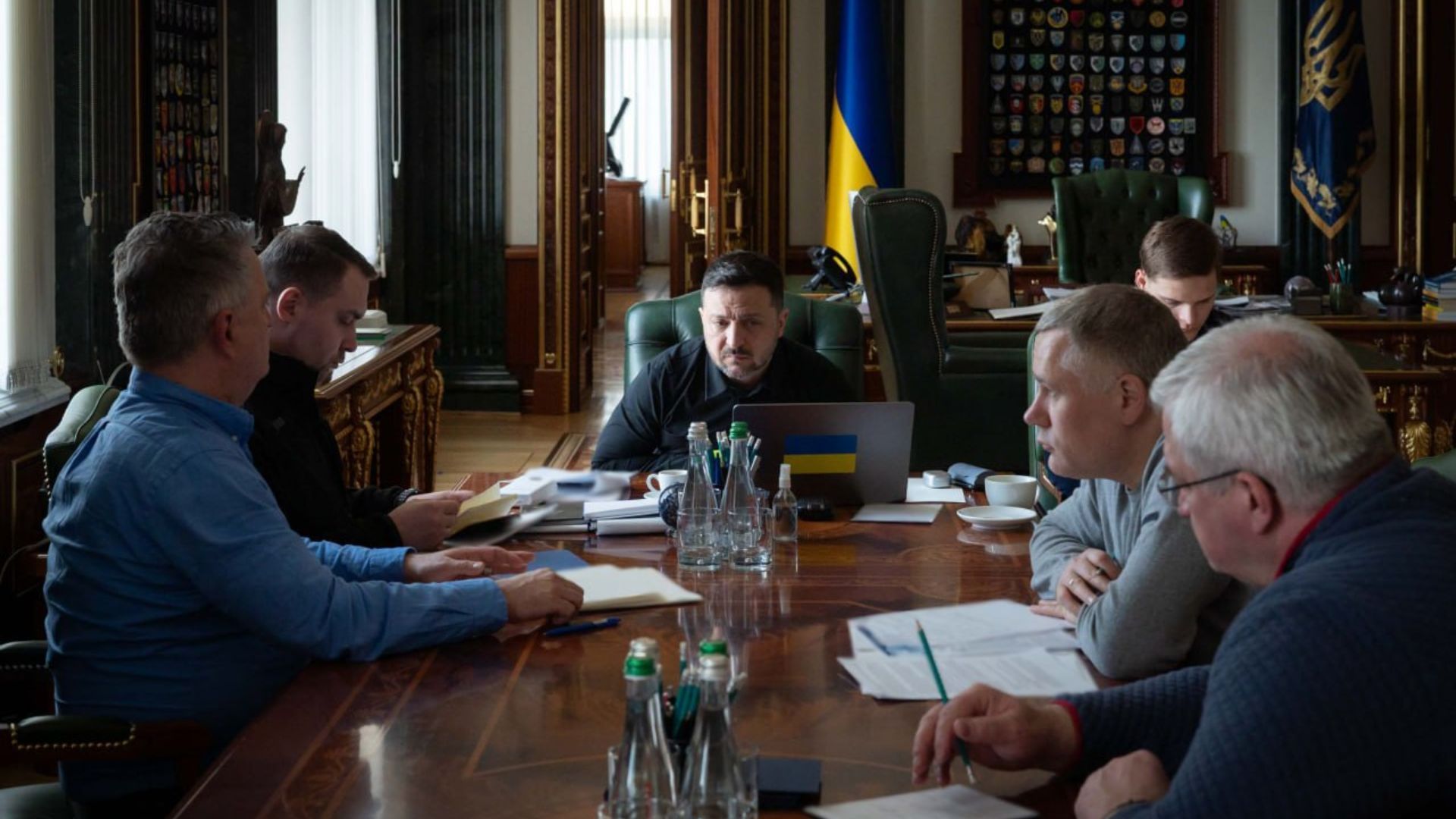 Зеленський поговорив з прем'єром Словаччини Фіцо - 24 Канал Зеленський поговорив з прем'єром Словаччини Фіцо - 24 Канал