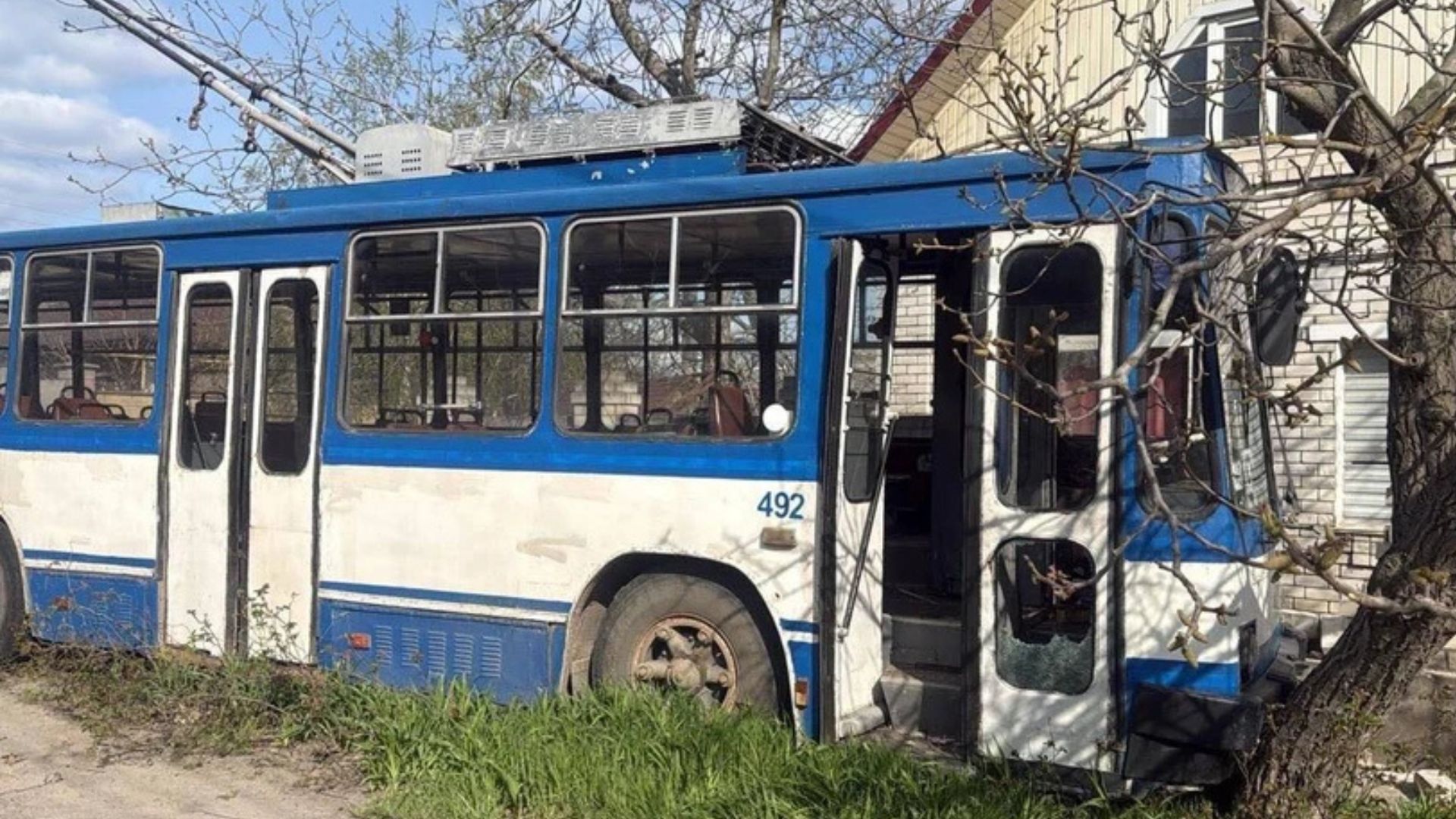 В Херсоне остановили движение троллейбусов: до какого числа не будет курсировать электротранспорт - 24 Канал В Херсоне остановили движение троллейбусов: до какого числа не будет курсировать электротранспорт - 24 Канал