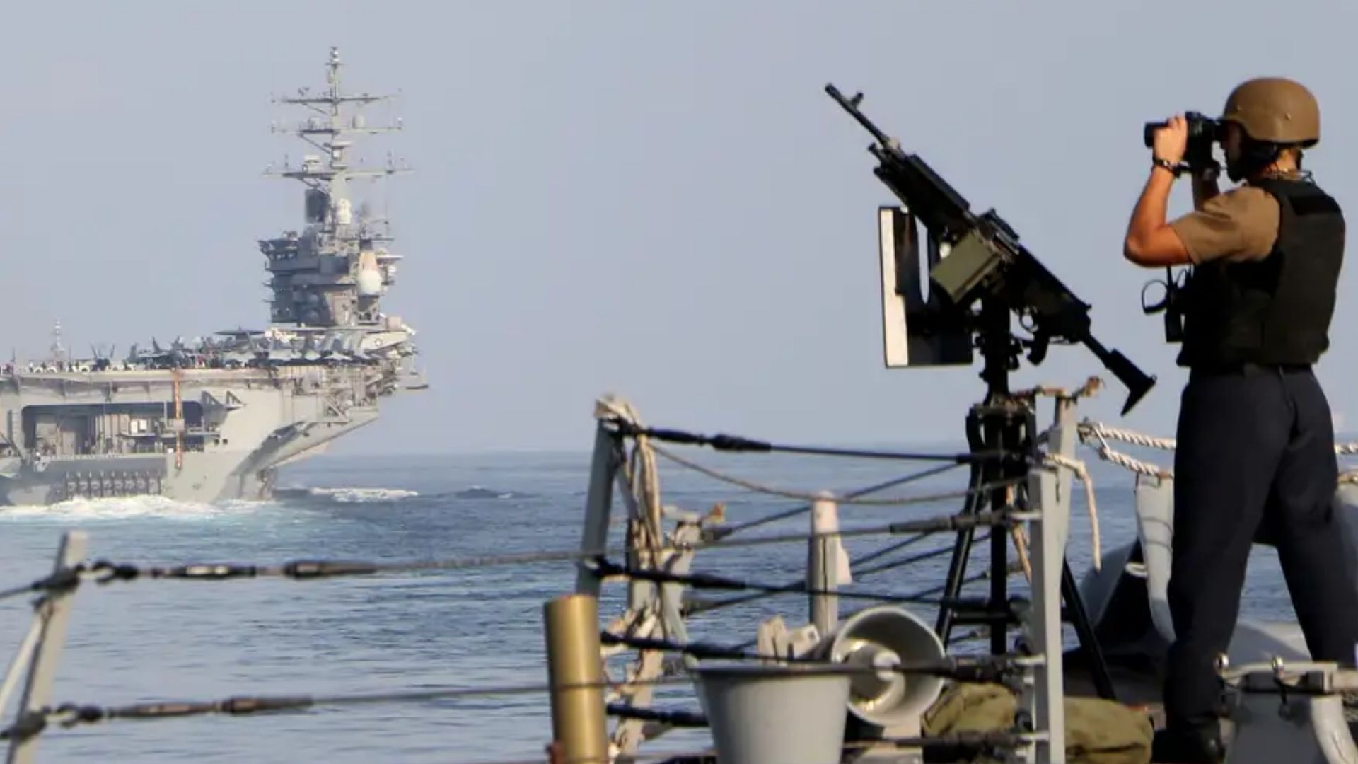 Українець розповів про становище моряків на заблокованих в Ормузі суднах