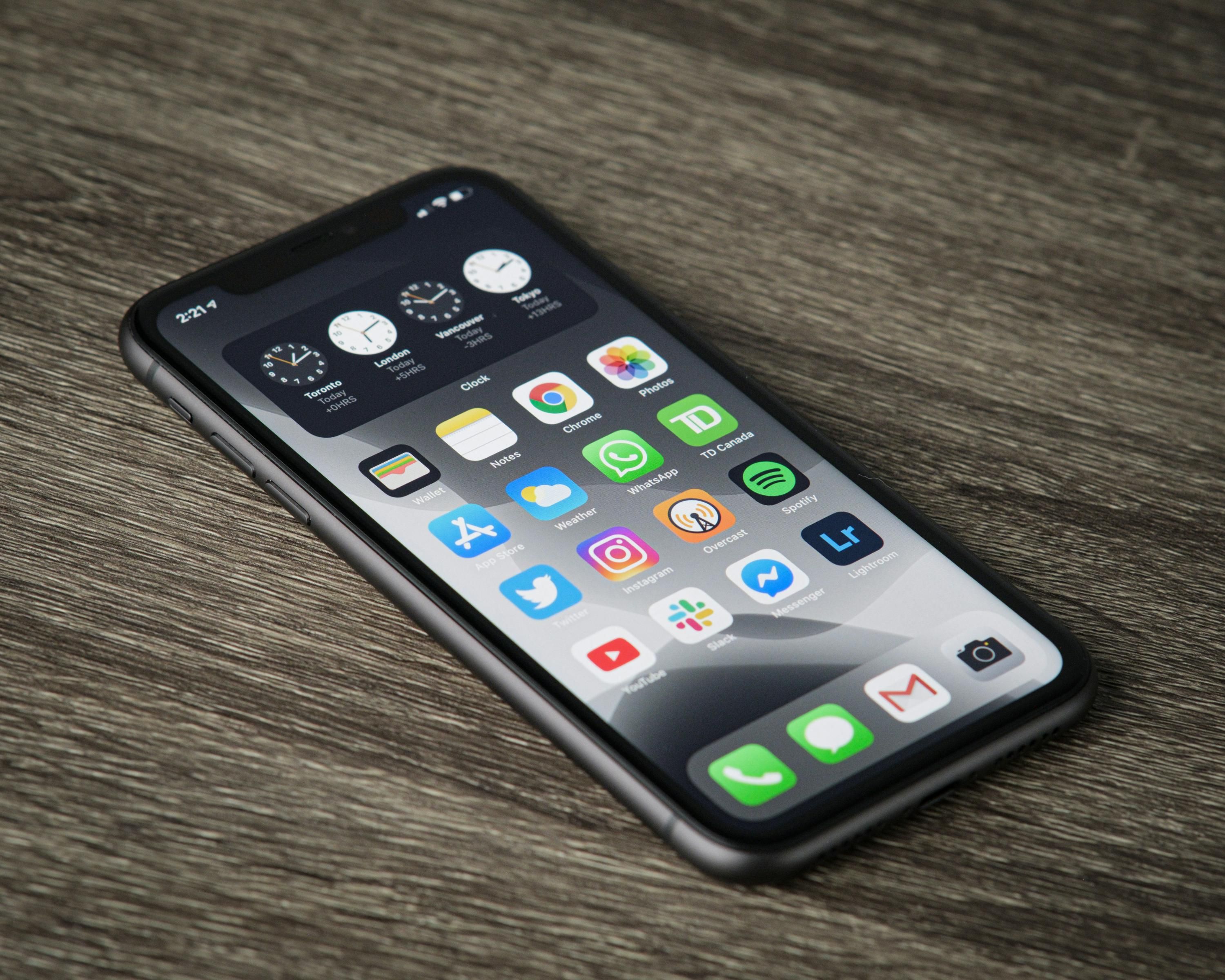 Юбилейный iPhone без кнопок – Apple тестирует новый тип управления