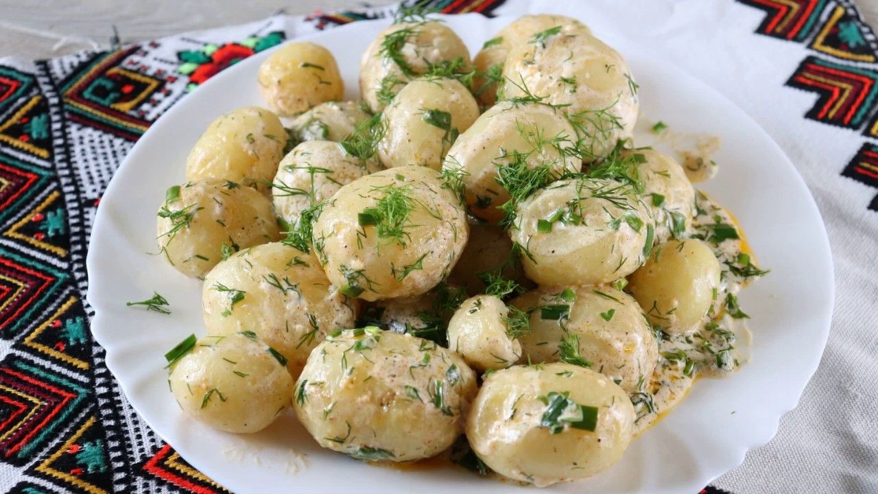 Як смачно подати молоду картоплю 