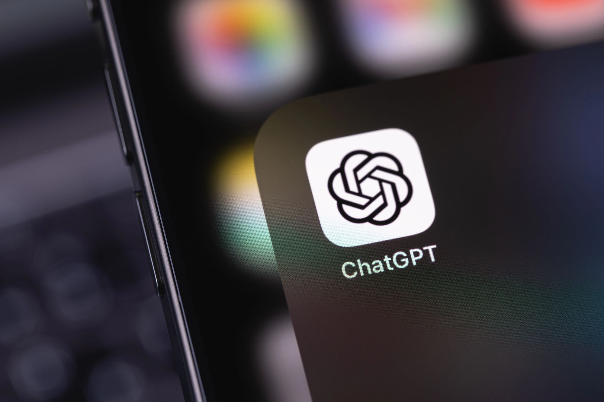 OpenAI сделала ChatGPT более внимательным к вашим чатам и файлам
