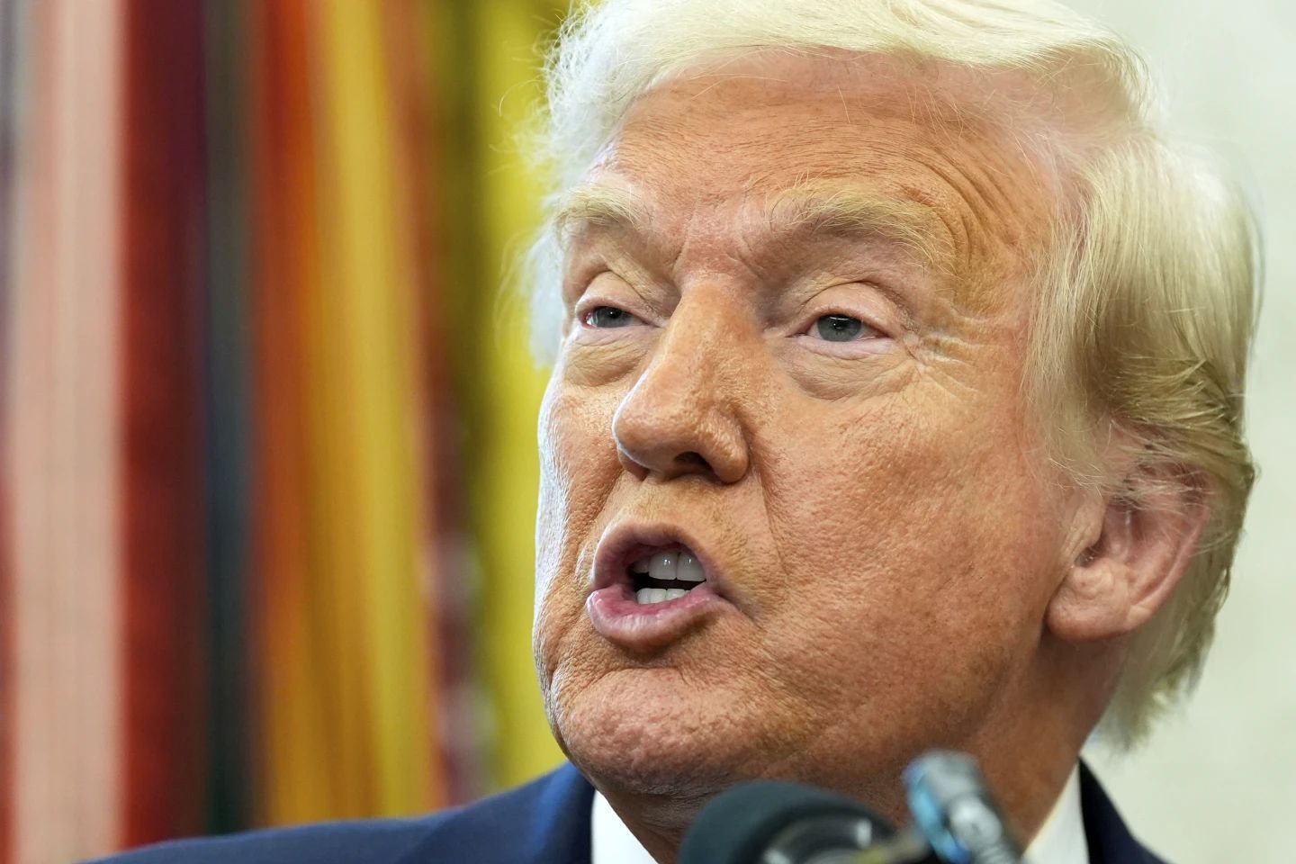 Дональд Трамп знову звинуватив Папу Римського