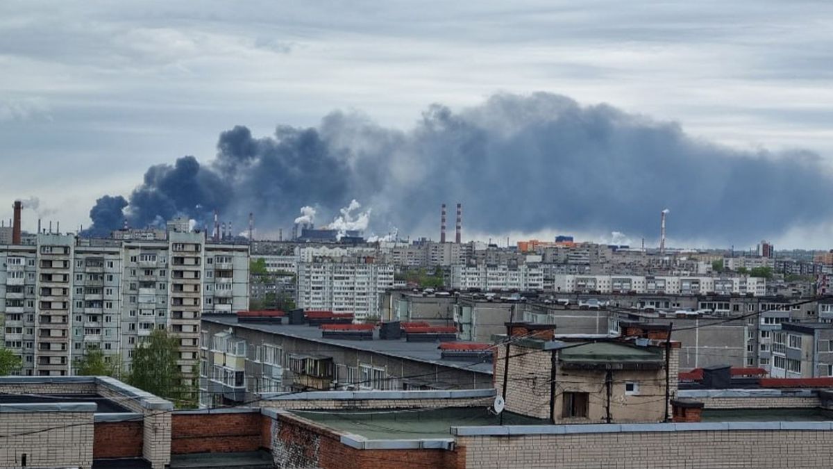 У Череповці пожежа в районі комбінату "Северсталь" У Череповці пожежа в районі комбінату "Северсталь"