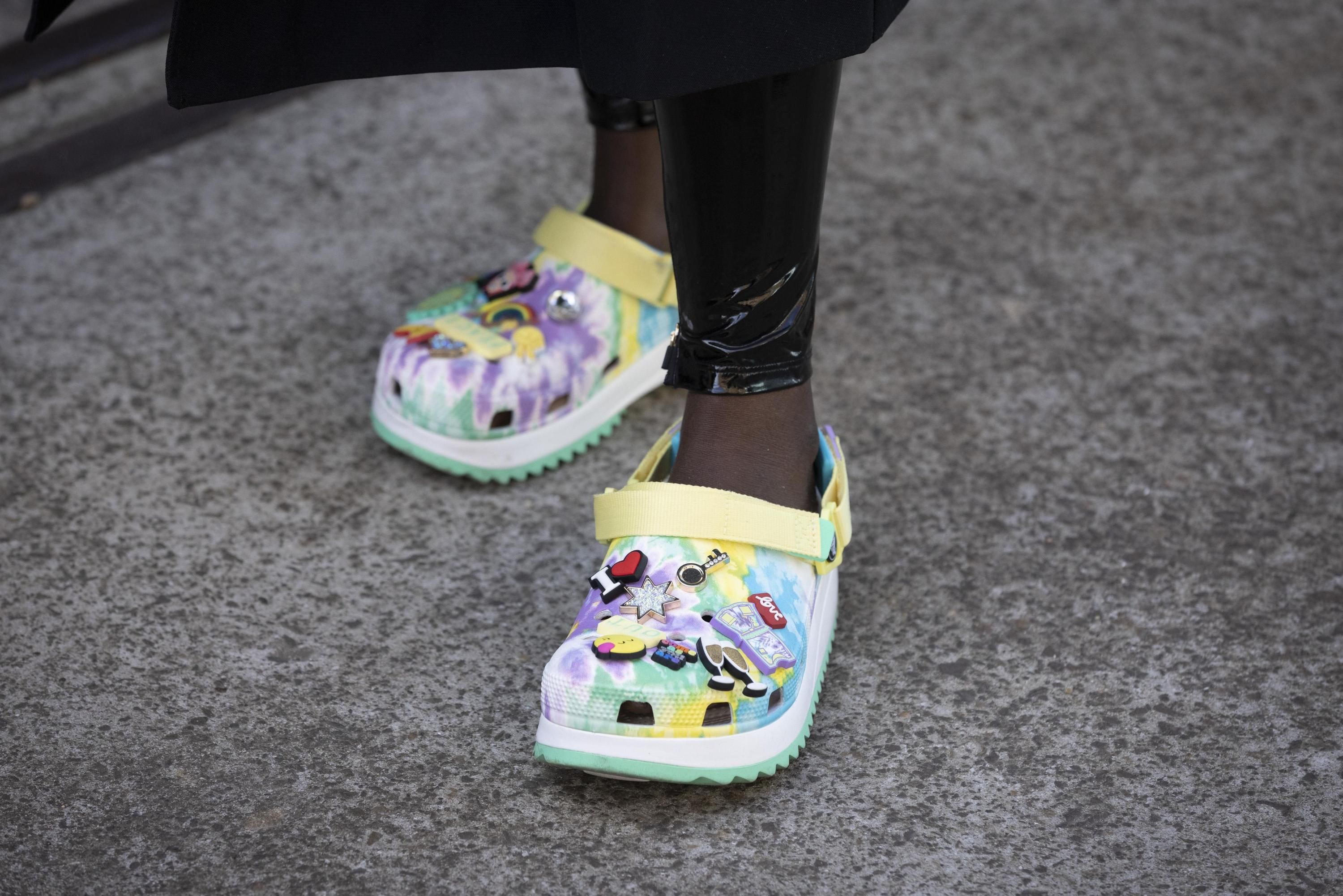 Як Crocs стали відомими - чому крокси спочатку були не для людей, для чого Crocs