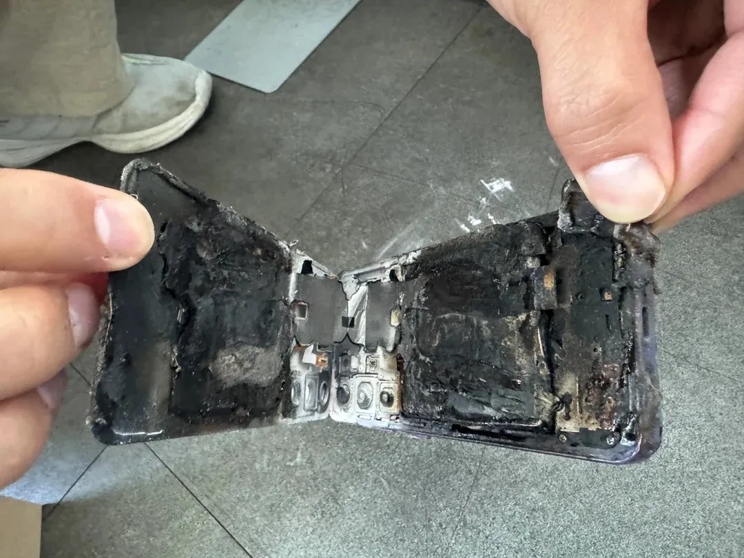 Samsung Galaxy S24 загорівся під час використання