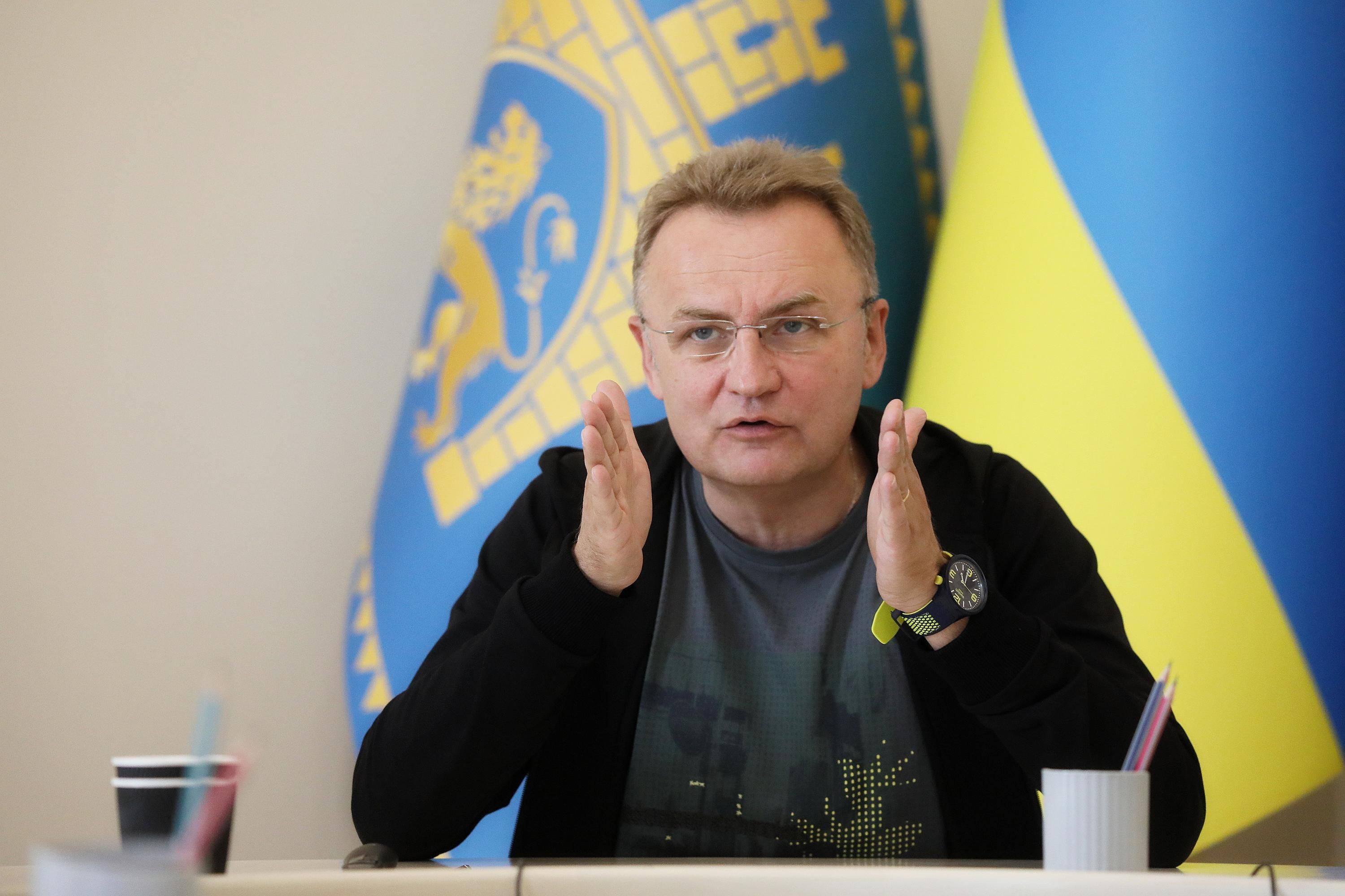 Хулиганство, а не покушение, - Садовый впервые прокомментировал инцидент с прохожим - Львов