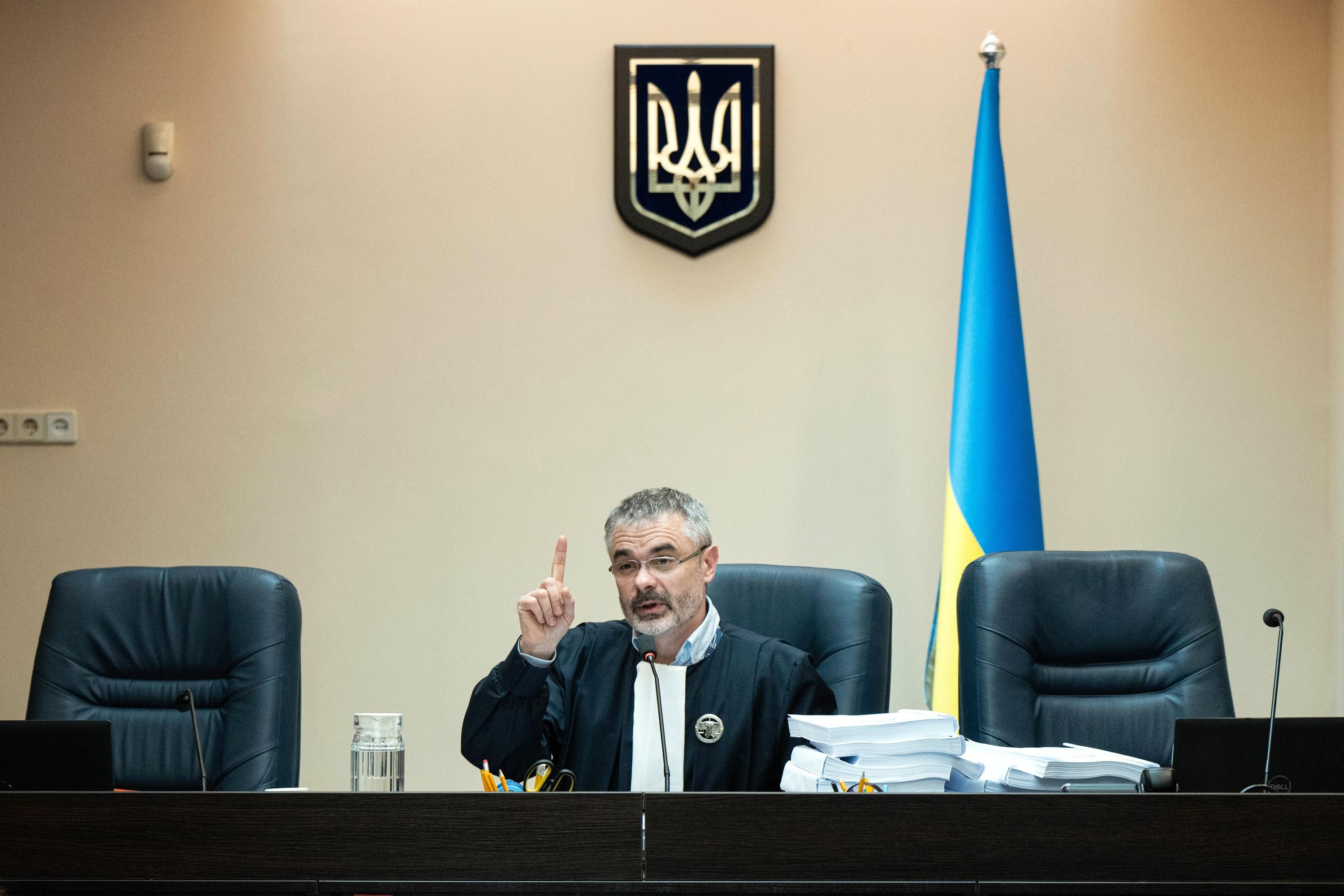 Суди в Україні карають за корупцію Суди в Україні карають за корупцію