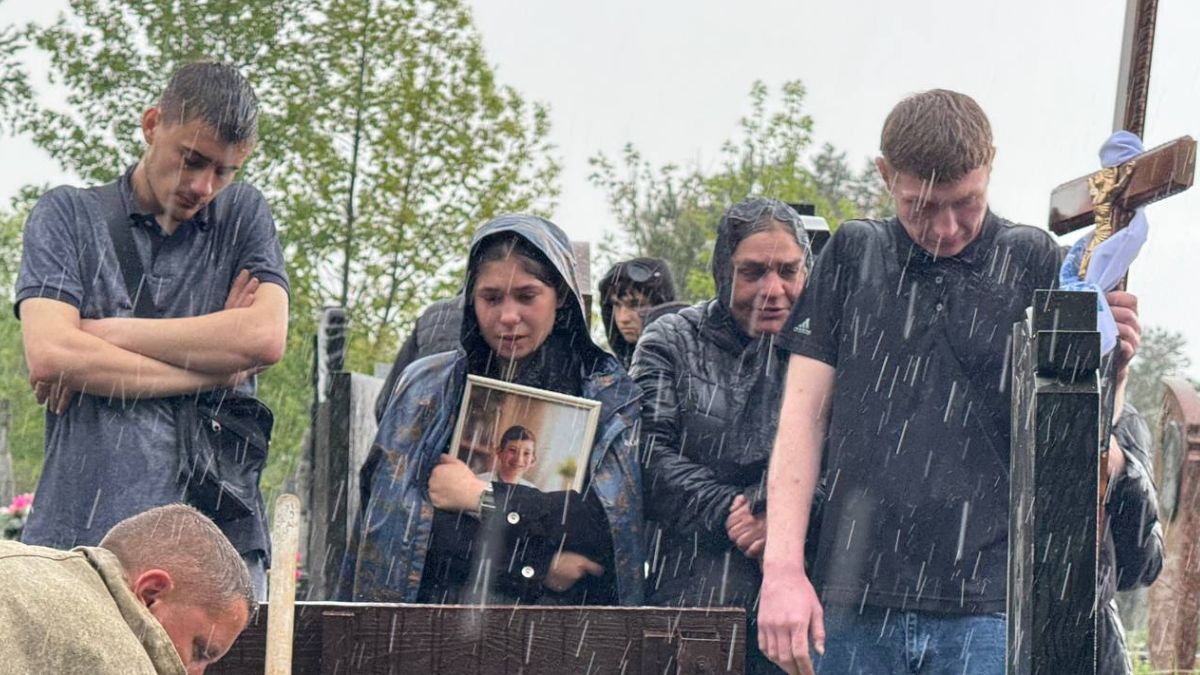 Владислава похоронили на местном кладбище Владислава похоронили на местном кладбище