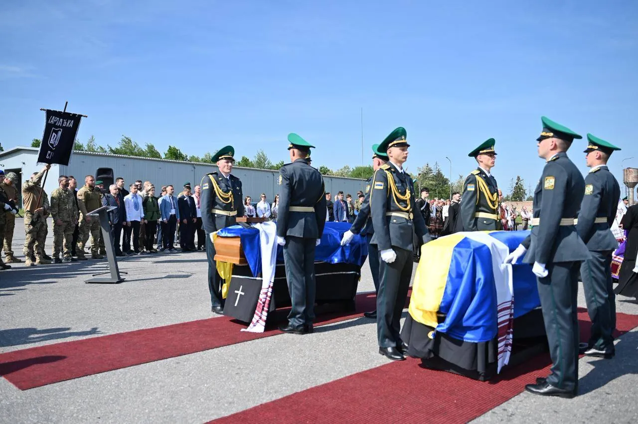 Прах Мельников вернули в Украину / Фото Украинский институт национальной памяти Прах Мельников вернули в Украину / Фото Украинский институт национальной памяти