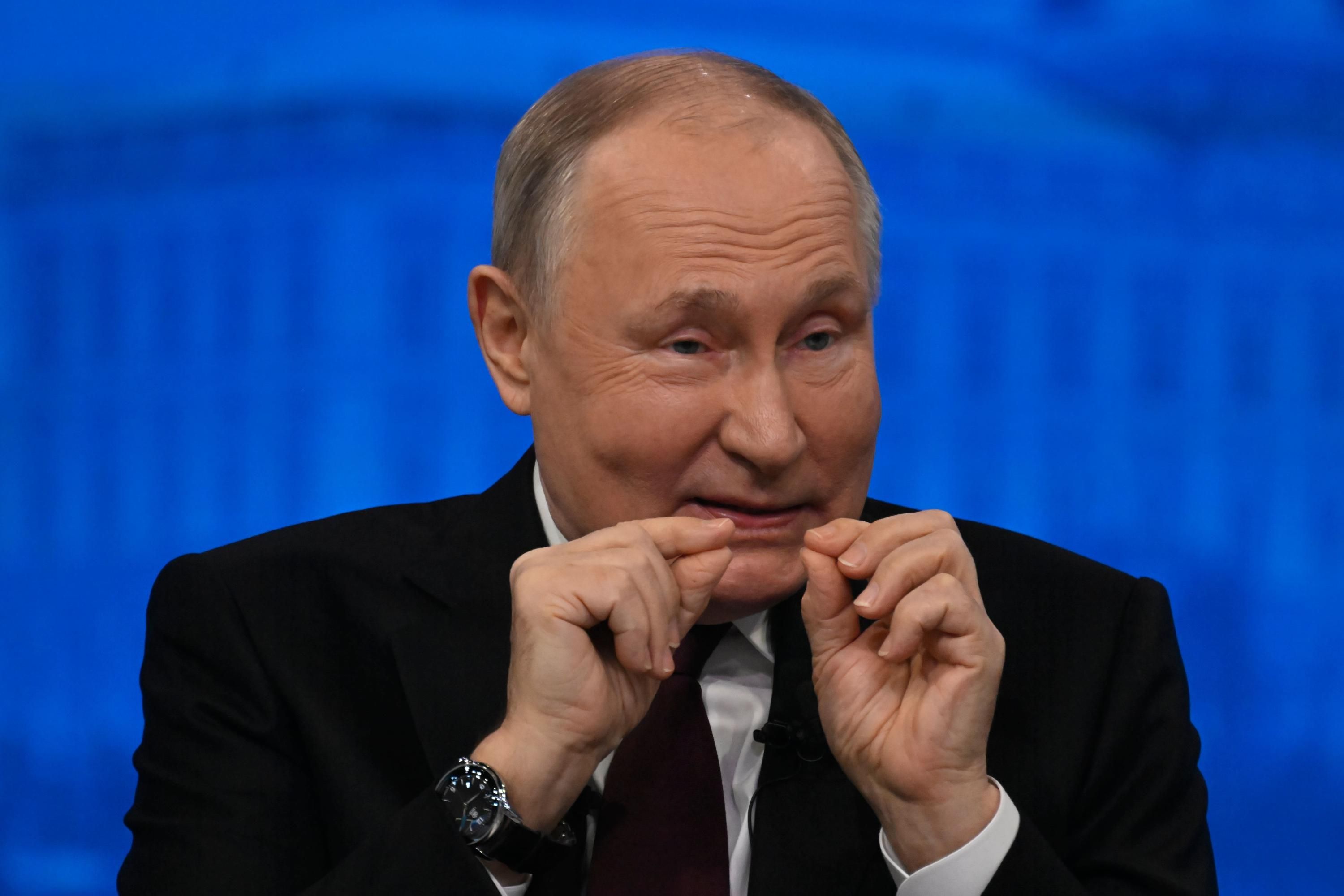 Після візиту Путіна до Китаю акції впали Після візиту Путіна до Китаю акції впали