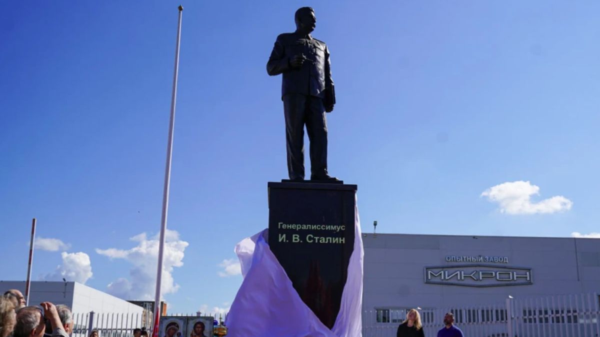 Чому в Росії реабілітовують Сталіна