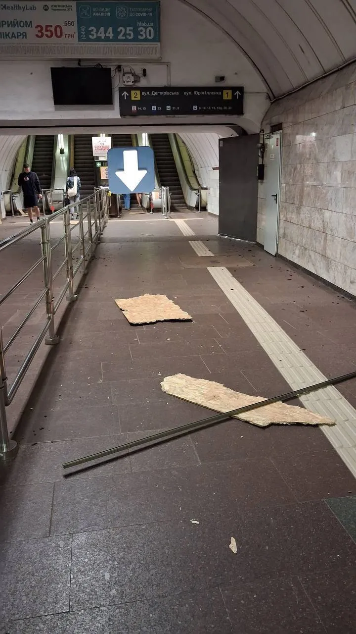 Наслідки атаки на станції метро Лук'янівська 24 травня Наслідки атаки на станції метро Лук'янівська 24 травня