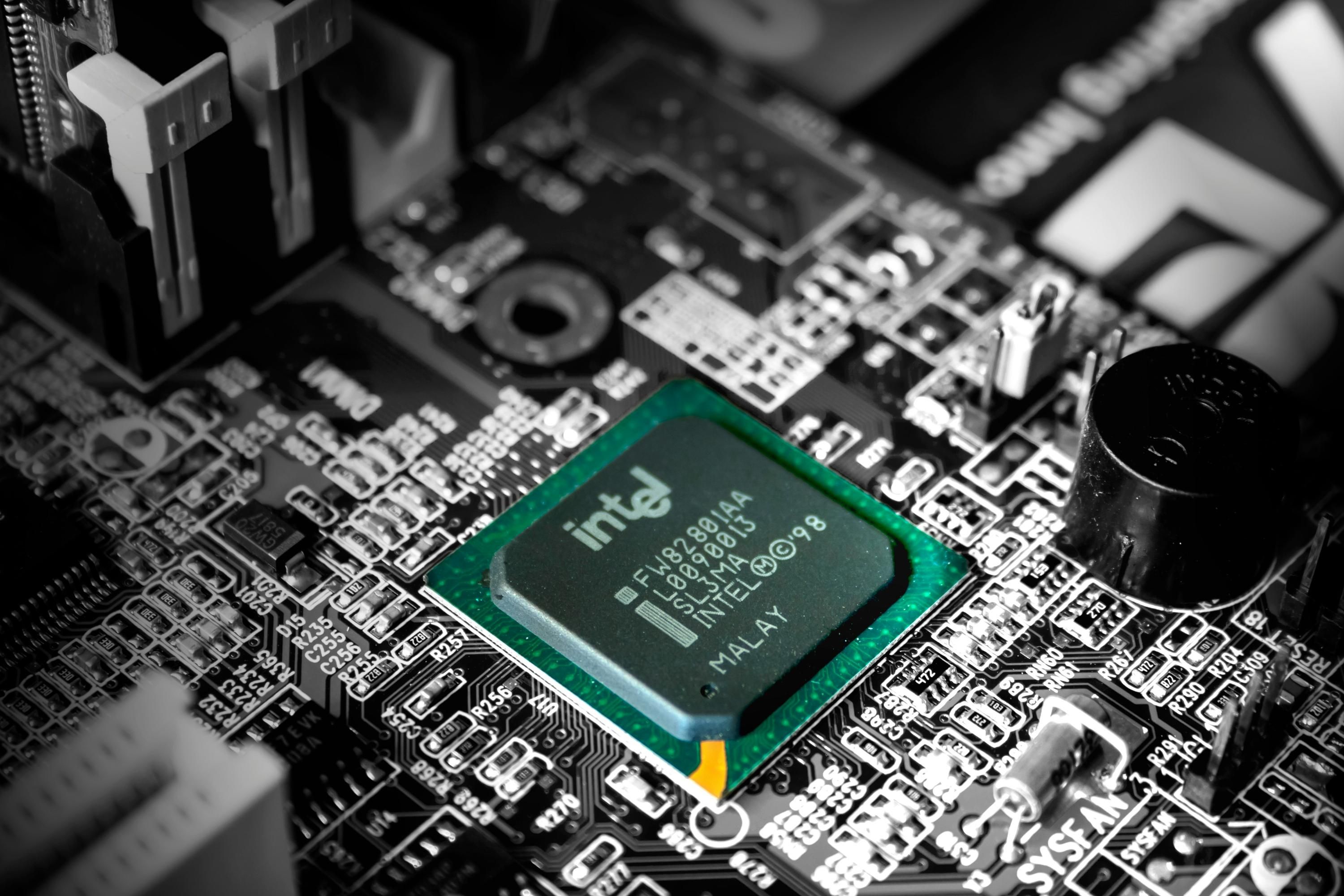 Новая утечка Intel показала странный процессор для ИИ и "edge"-систем
