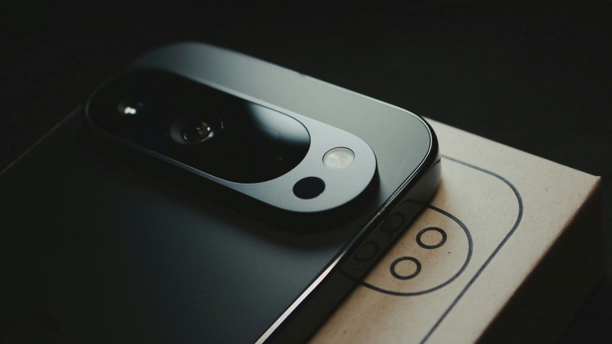 Google надіслала Motorola Razr замість Pixel 10 – подробиці плутанини
