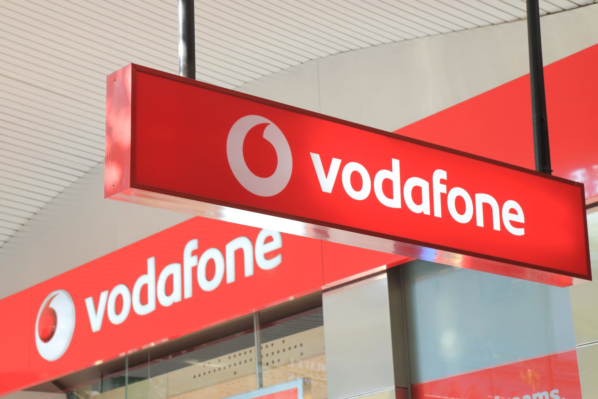 Vodafone удвічі знизив ціну на тариф: хто може платити лише 175 гривень - Бізнес