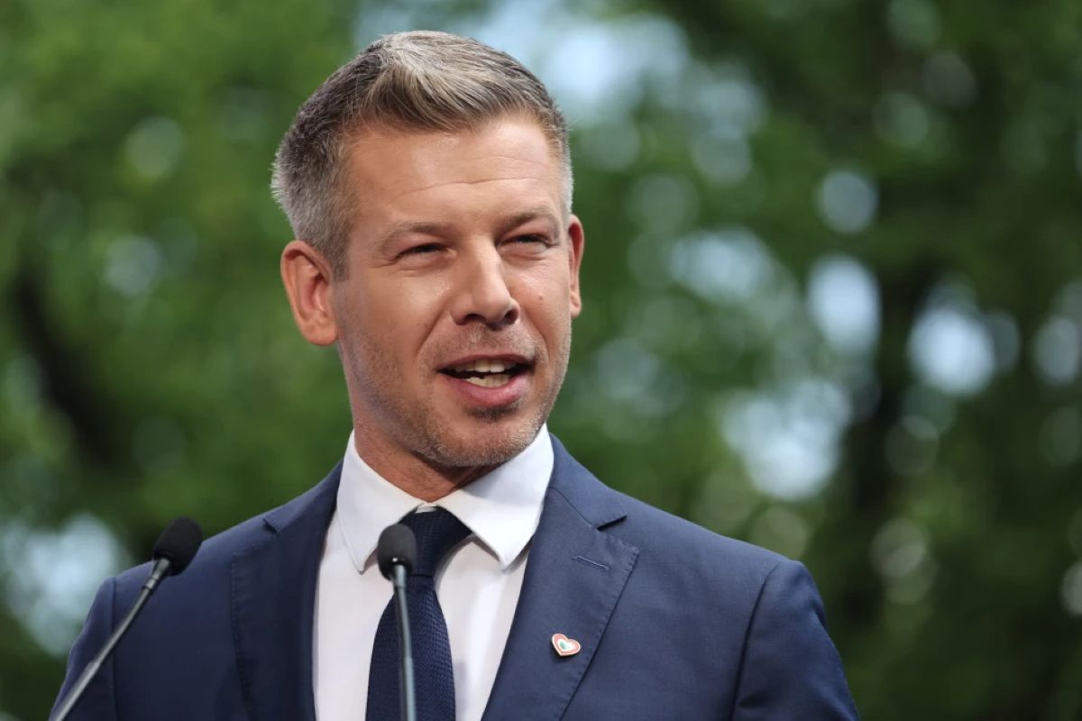 Петер Мадьяр требует отставки президента Петер Мадьяр требует отставки президента