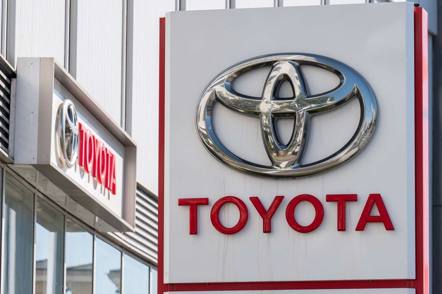 Техногигант "подвинул" Toyota с места самой дорогой компании Японии