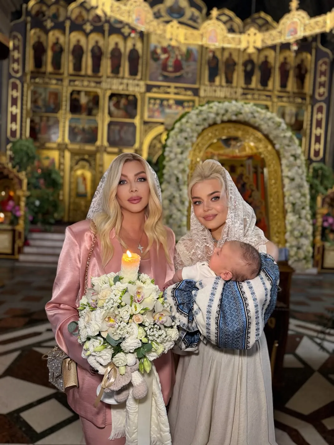 Аліна Гросу похрестила сина
