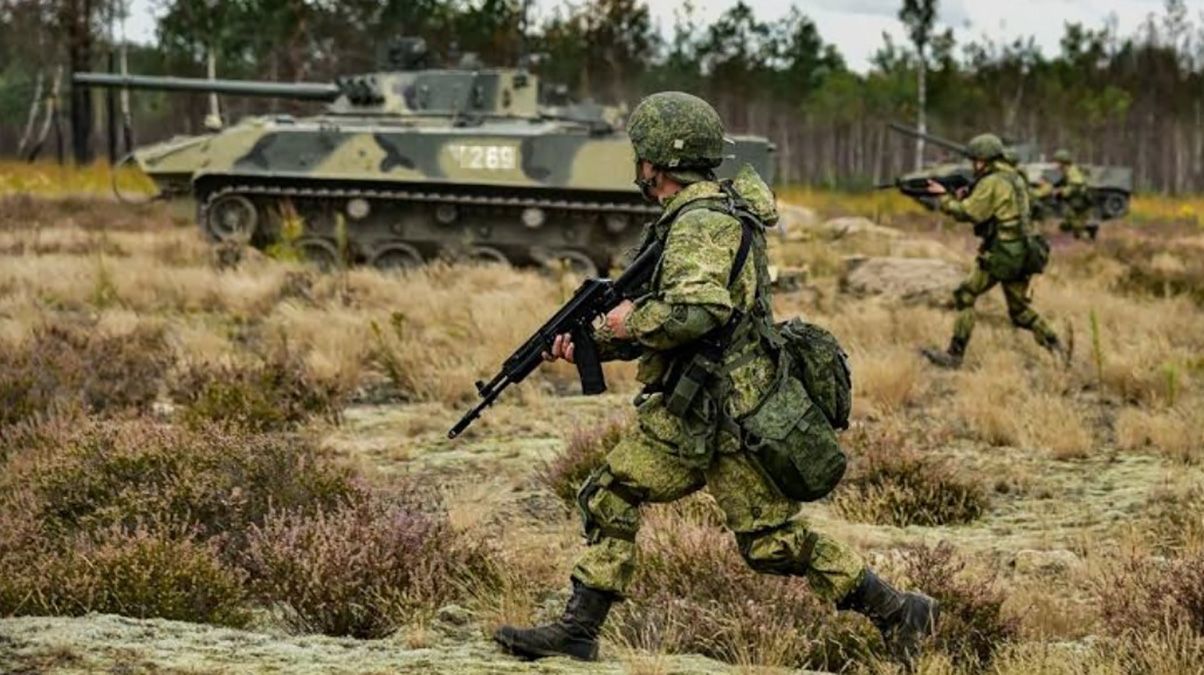 Российские оккупанты в зоне боевых действий Российские оккупанты в зоне боевых действий