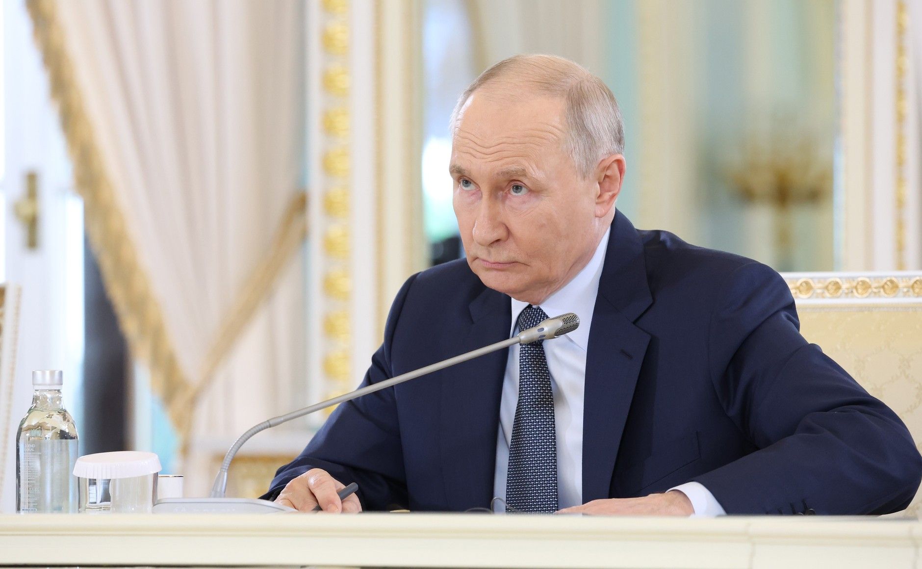 Російський диктатор Путін Російський диктатор Путін