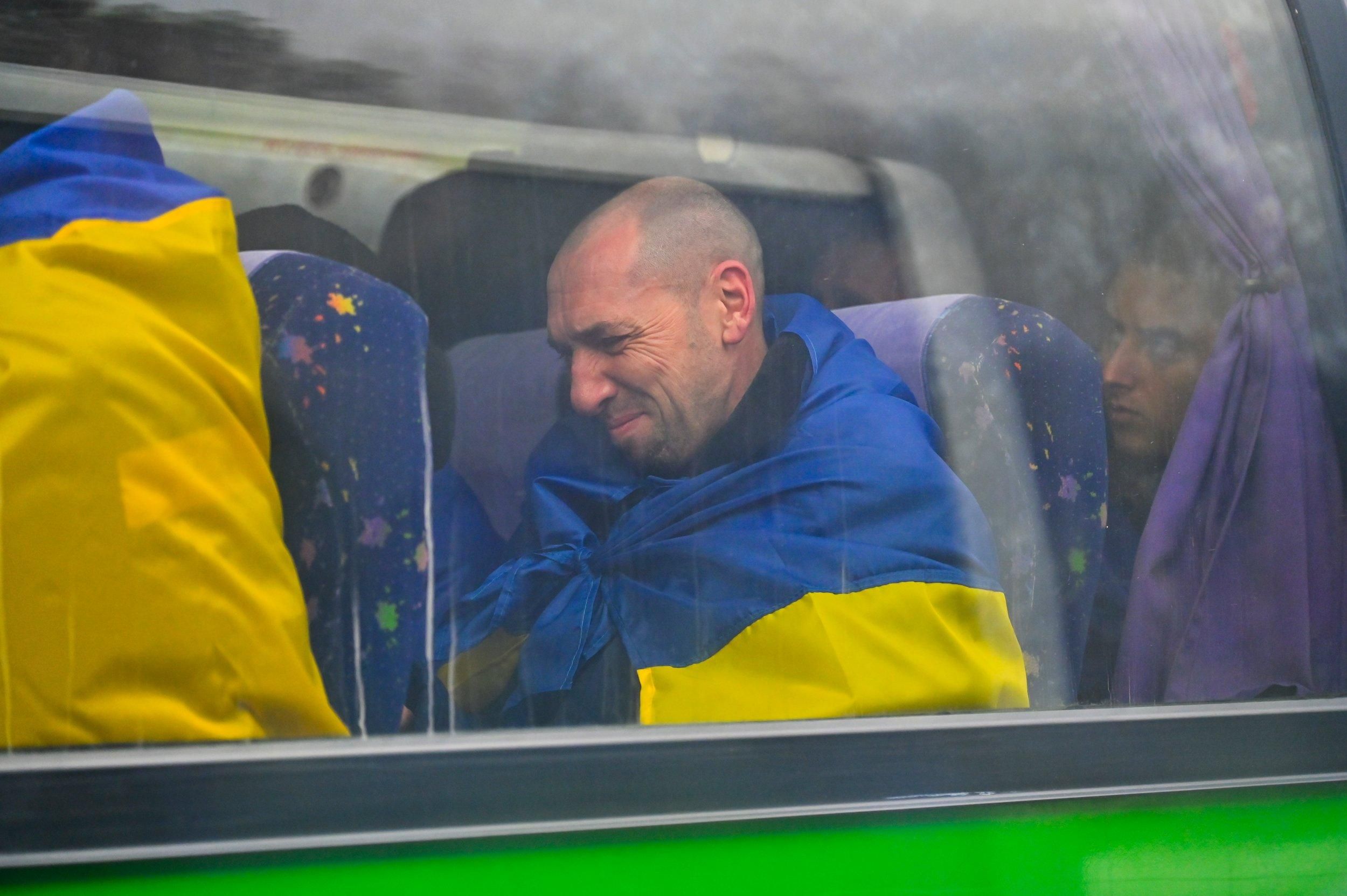 Як на Чернігівщині зустрічали звільнених із полону Як на Чернігівщині зустрічали звільнених із полону