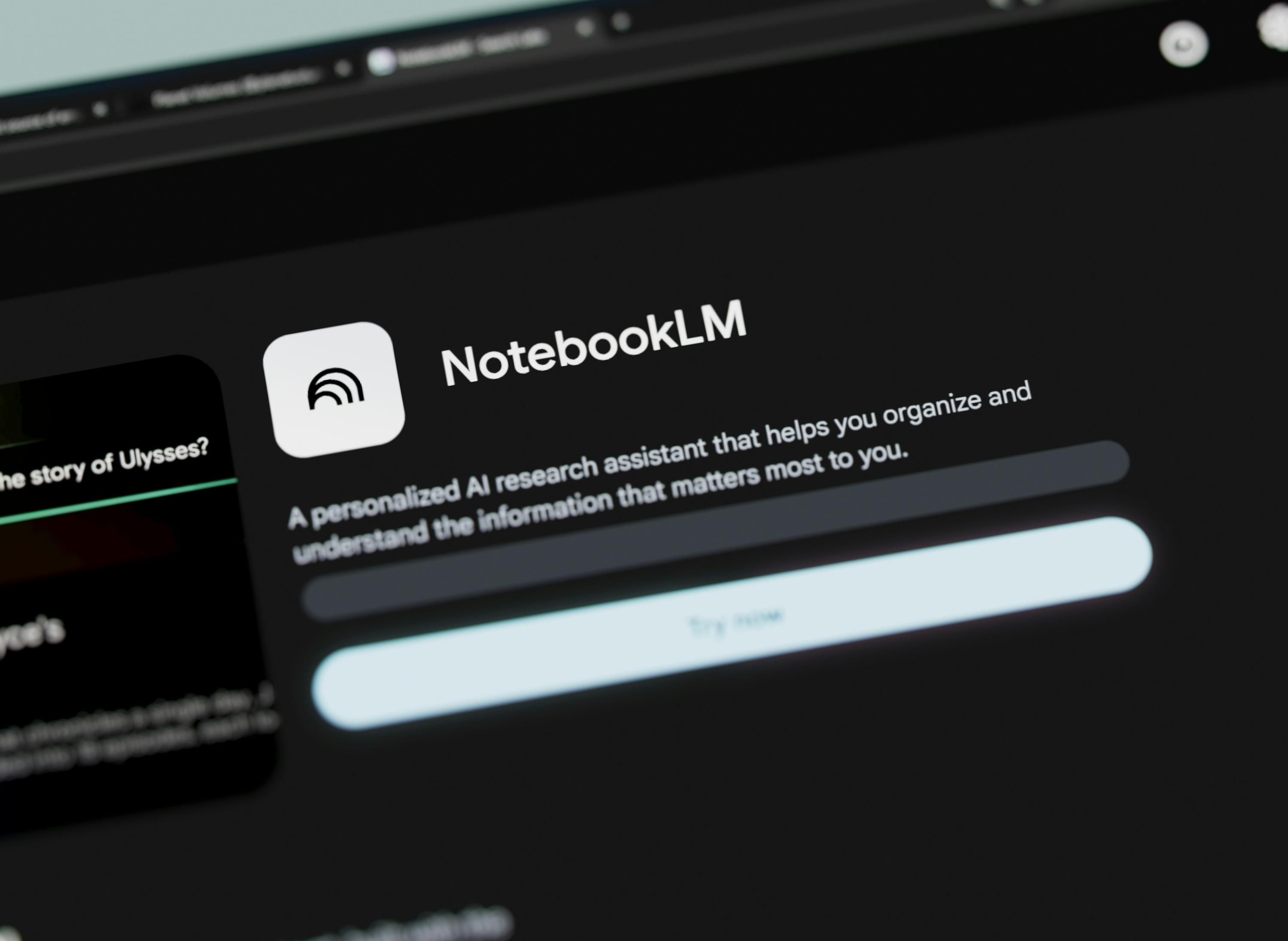 NotebookLM отримав велике оновлення: тепер ШІ може писати код, створювати таблиці та шукати джерела самостійно