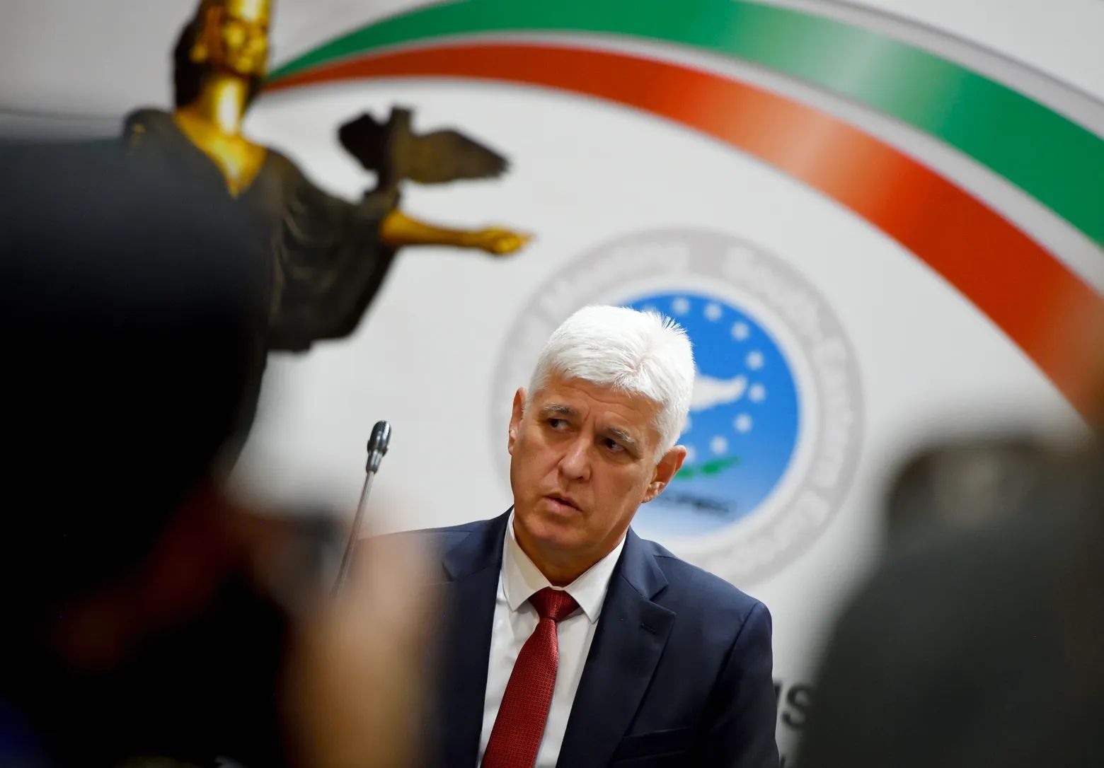 Військова допомога, Болгарія припинить постачання зброї