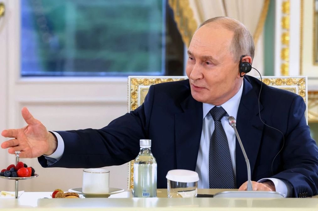 Боїться ліквідації: Путін поселив доньок і онуків поруч із собою в бункері, – DE