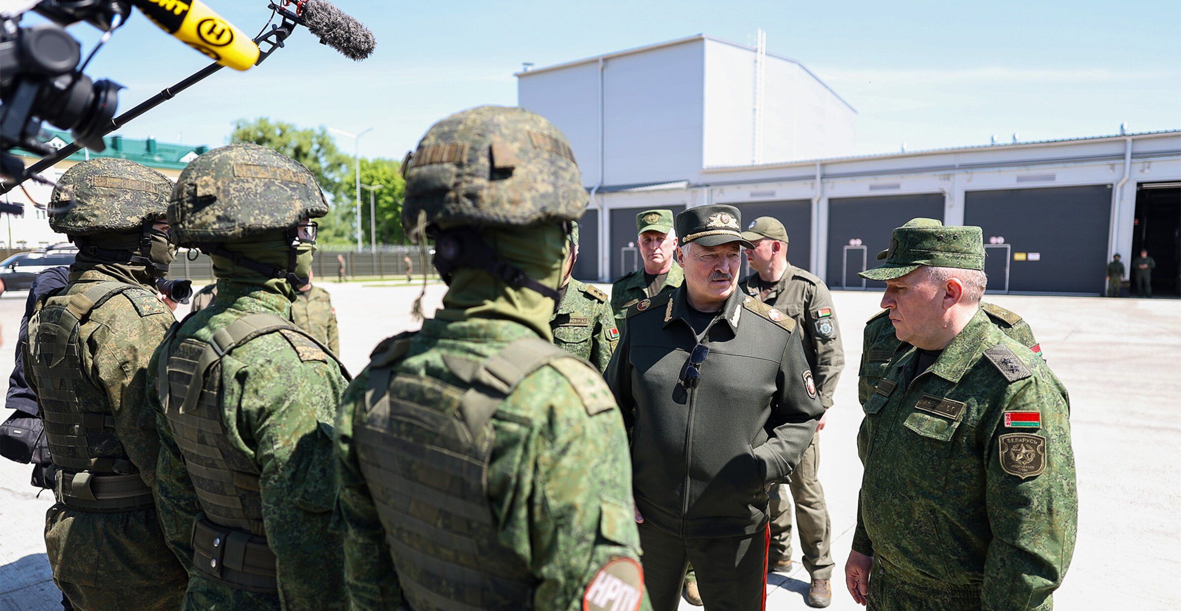 Лукашенко з білоруськими військовими