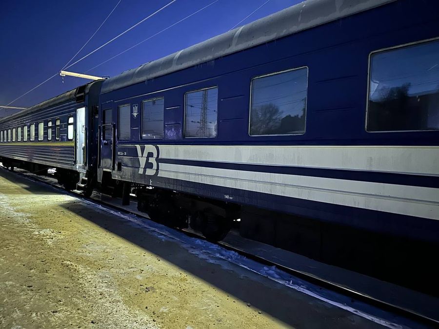 Через масовану атаку по Україні затримується багато поїздів: деякі – майже на 4 години