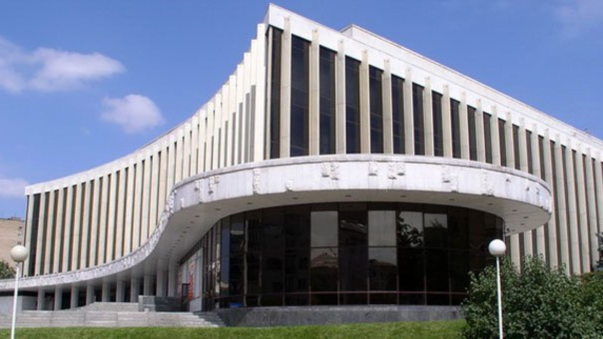 Национальный дворец искусств "Украина" Национальный дворец искусств "Украина"