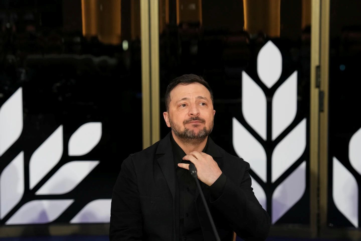 Володимир Зеленський прибув у Францію Володимир Зеленський прибув у Францію