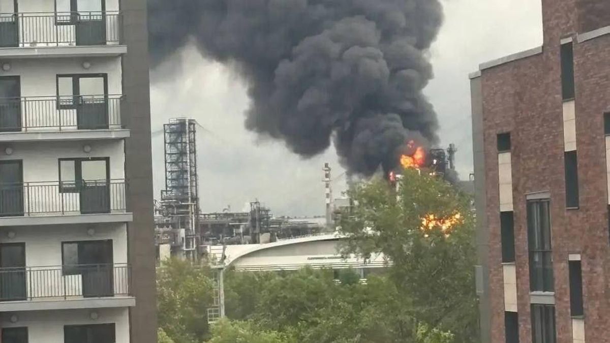 Українські дрони вдарили по Московському НПЗ 16 червня