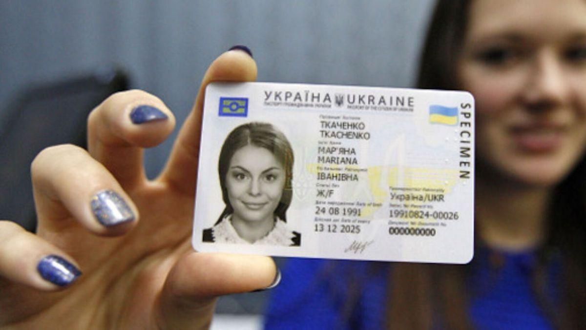 Прізвища почали застосовувати в різних країнах у річні часи Прізвища почали застосовувати в різних країнах у річні часи