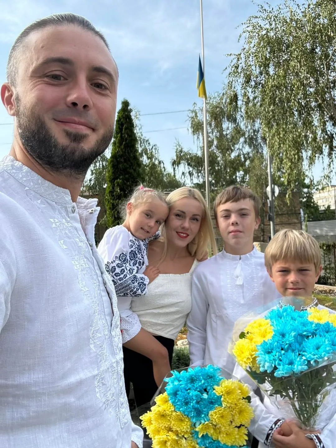 Тарас Тополя з дітьми та колишньою дружиною 