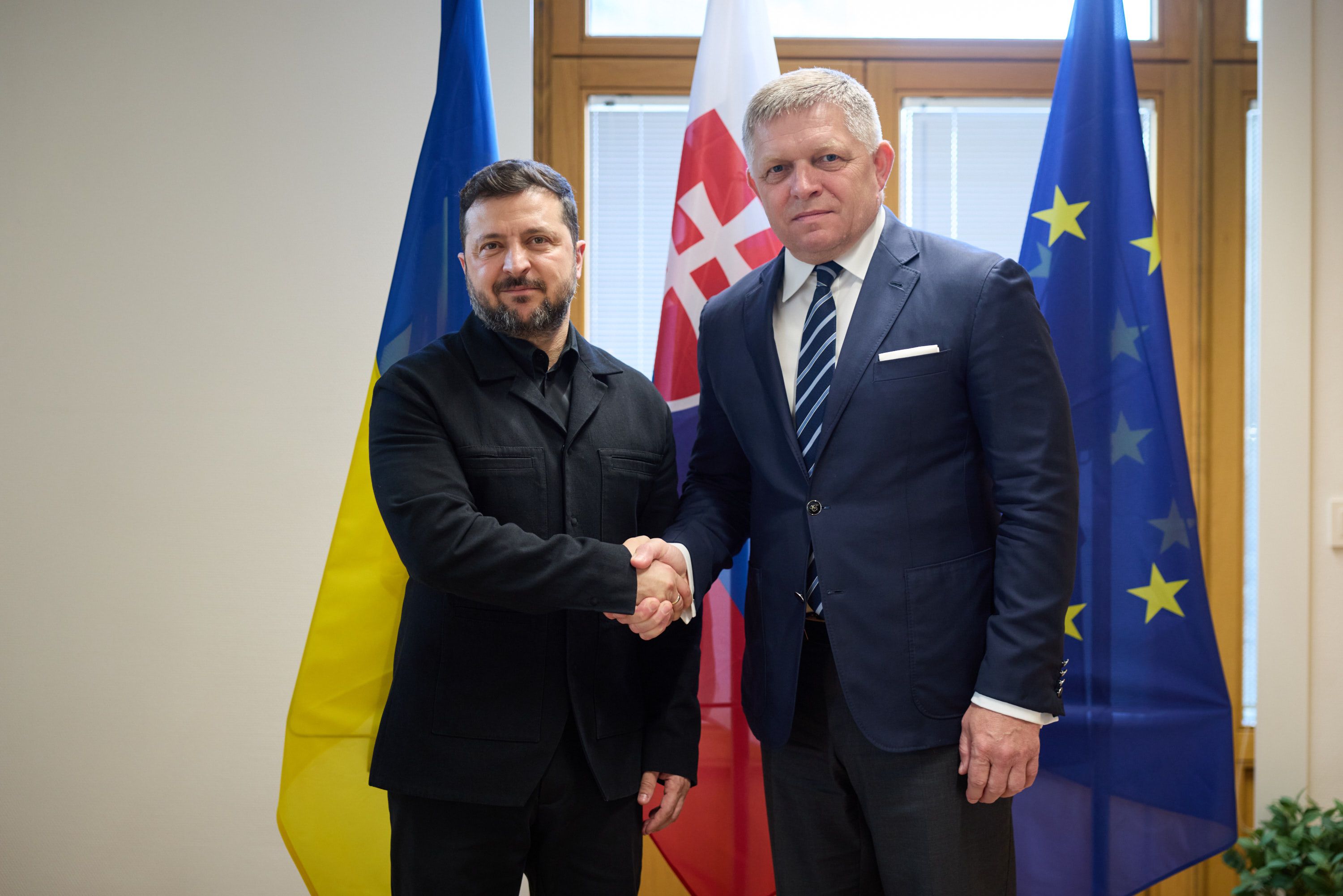 Зеленський і Фіцо зустрілися в Брюсселі 18 червня Зеленський і Фіцо зустрілися в Брюсселі 18 червня