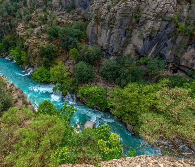 Парк Кьопрюлю Каньйон / фото Get Your Guide Парк Кьопрюлю Каньйон / фото Get Your Guide