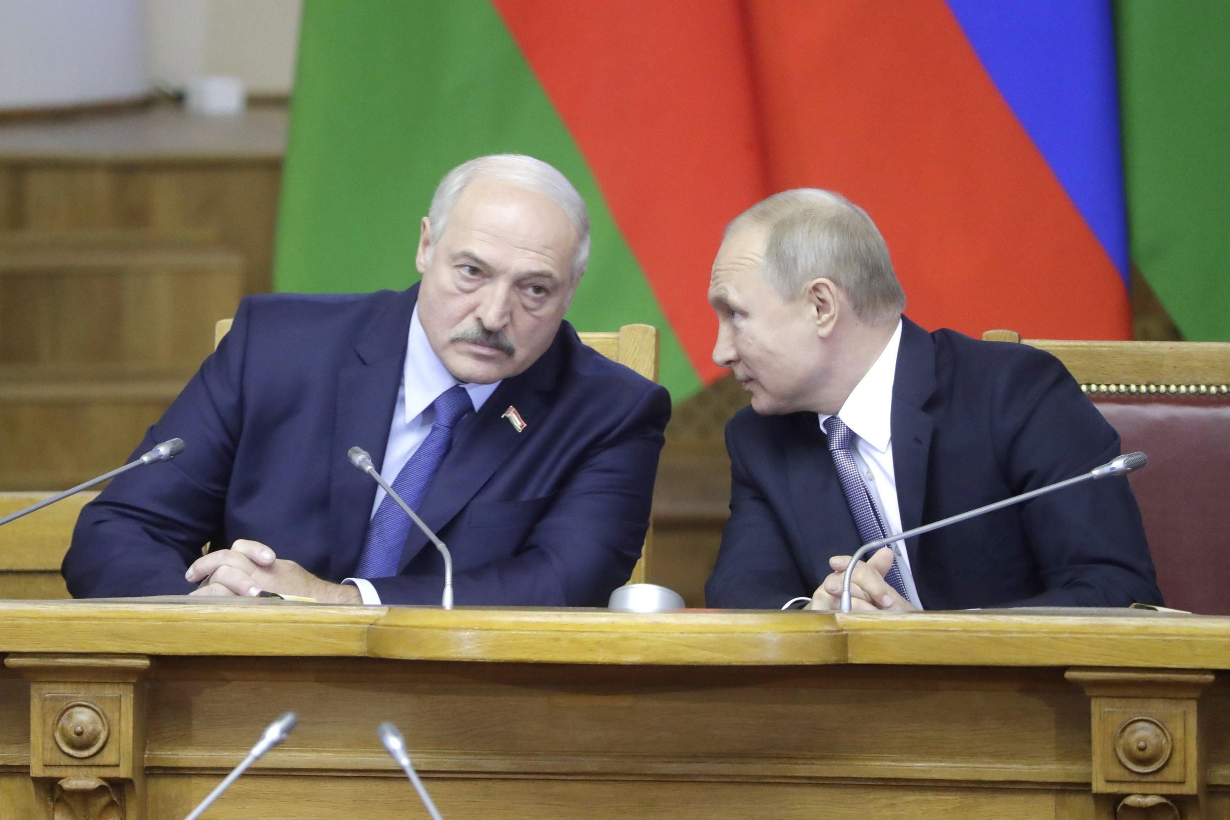 Лукашенко намагається уникнути участь у війні