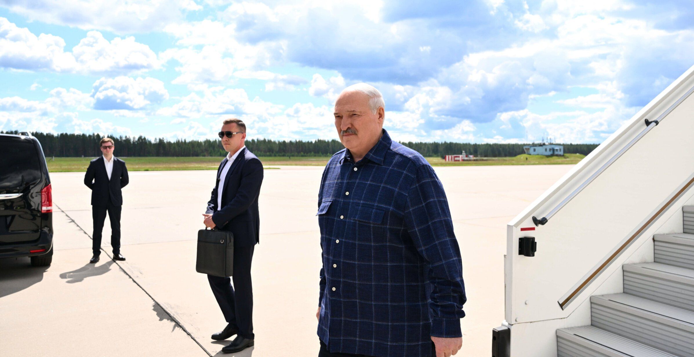 Самопровозглашенный президент Беларуси Лукашенко посетил Россию