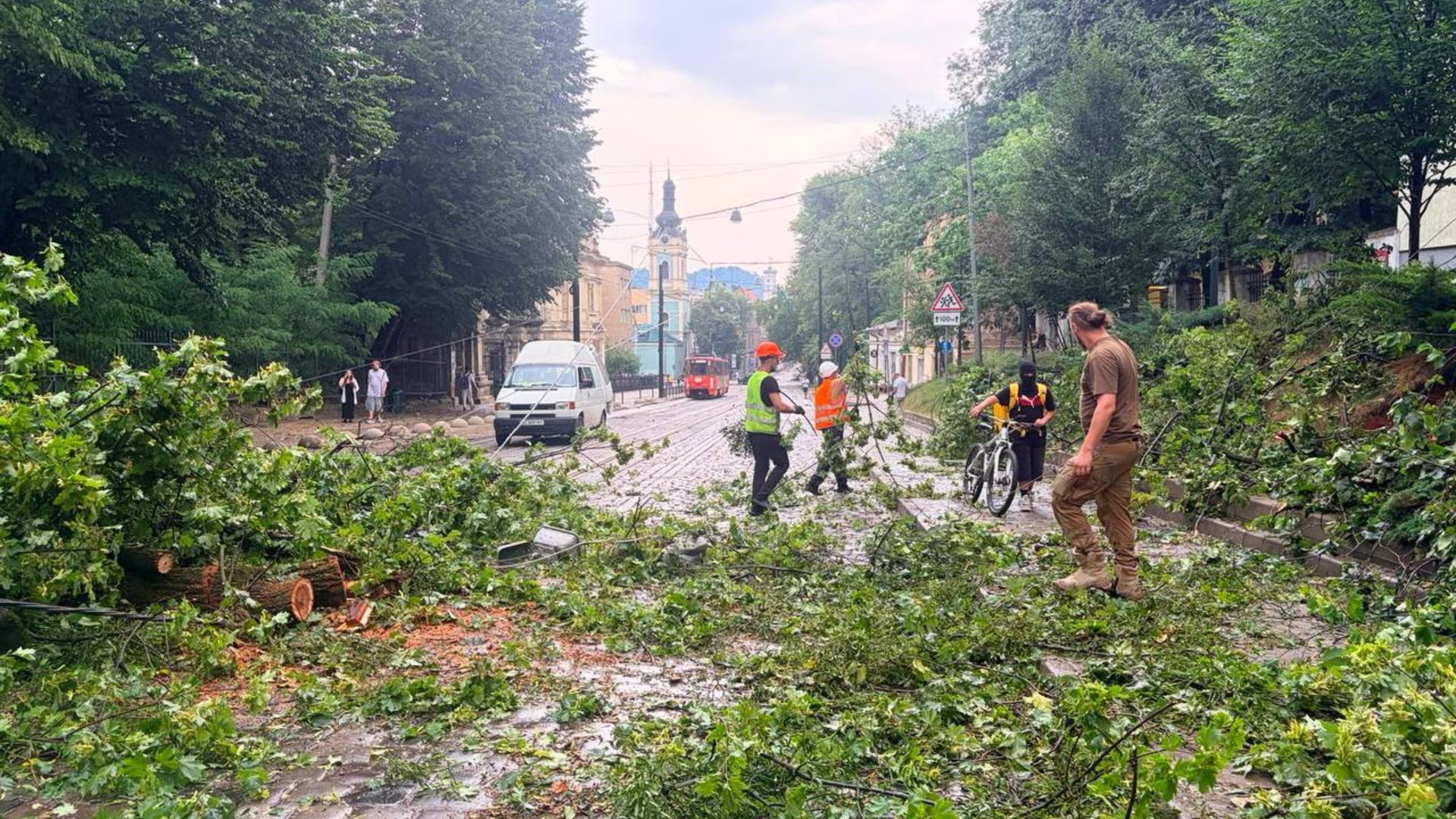 Молния попала в ребенка