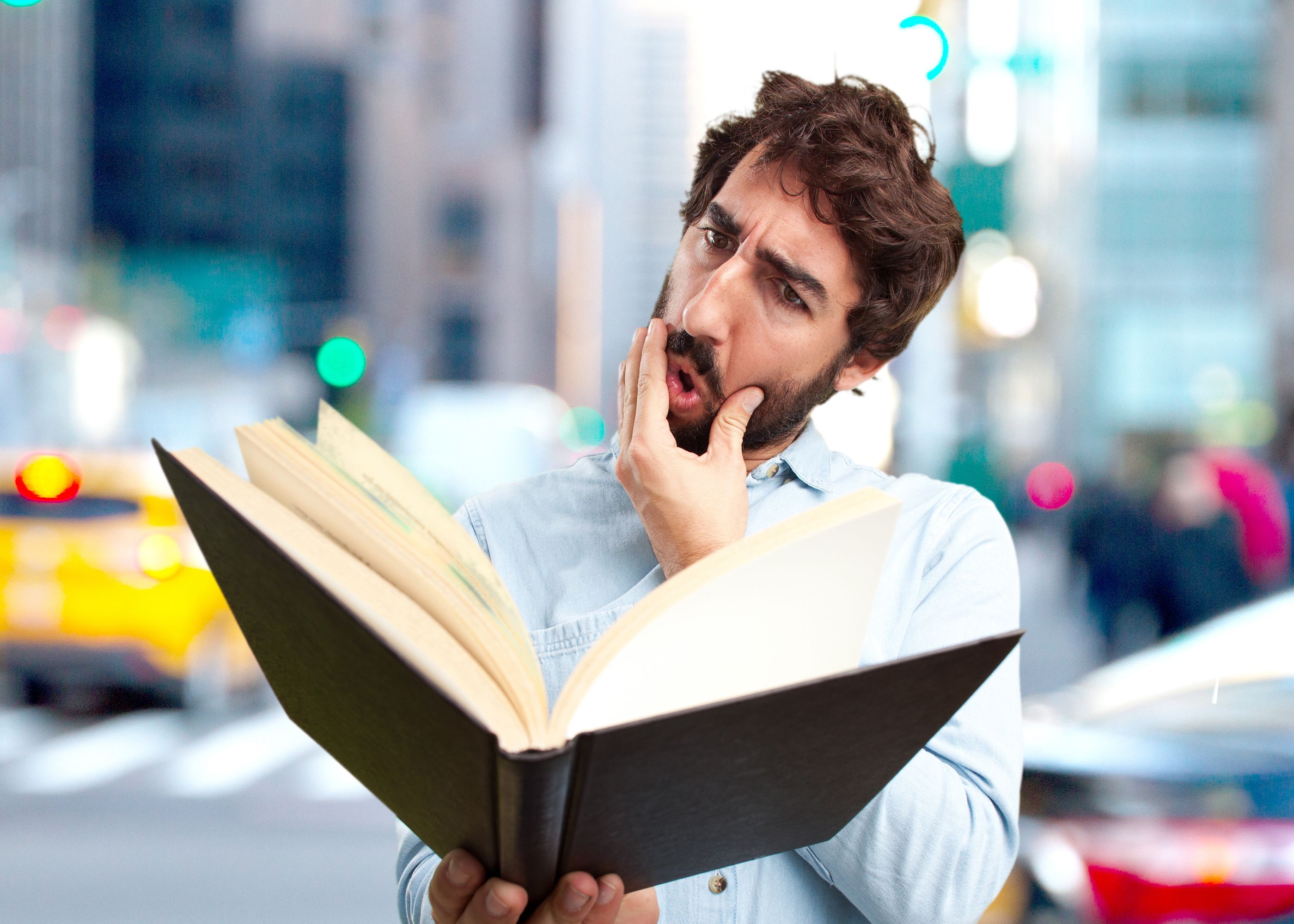 Мужчина с книгой Мужчина с книгой