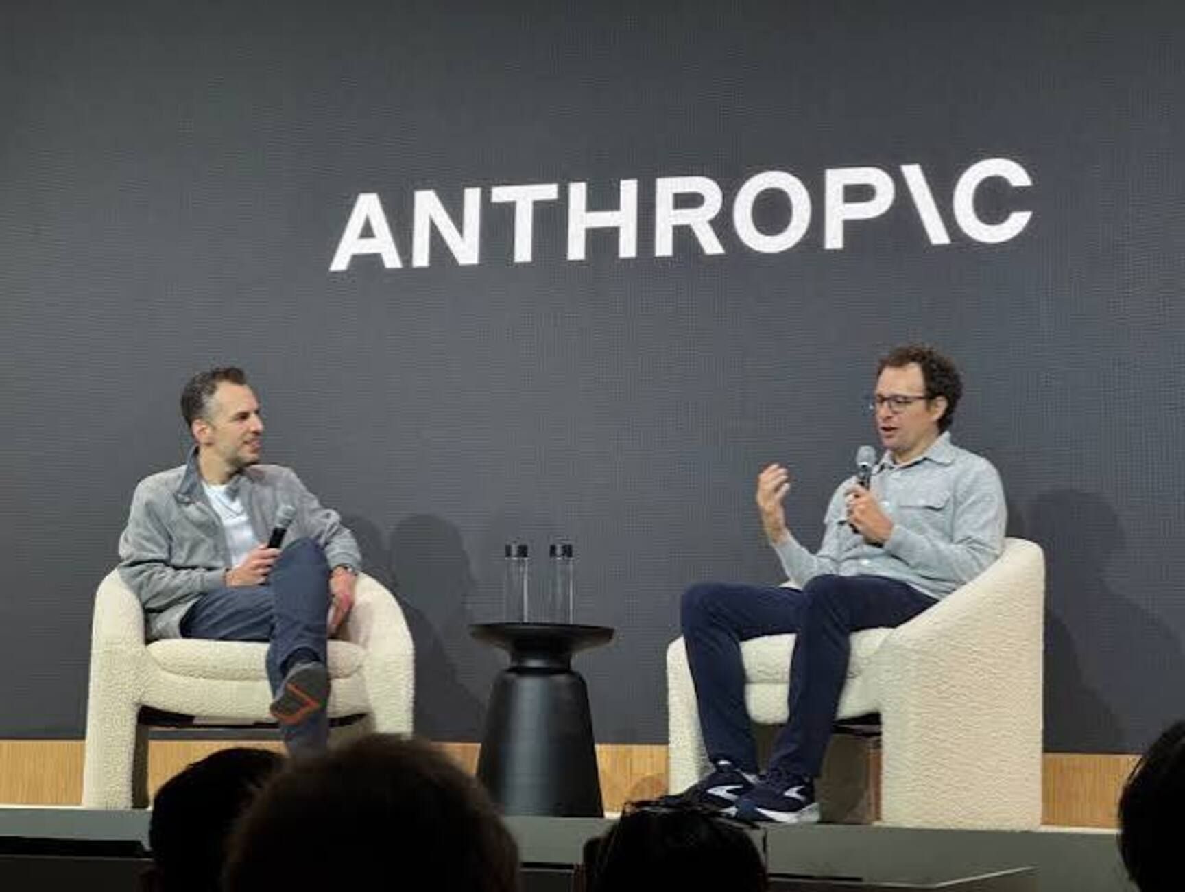 Anthropic об'єднується з Samsung Anthropic об'єднується з Samsung
