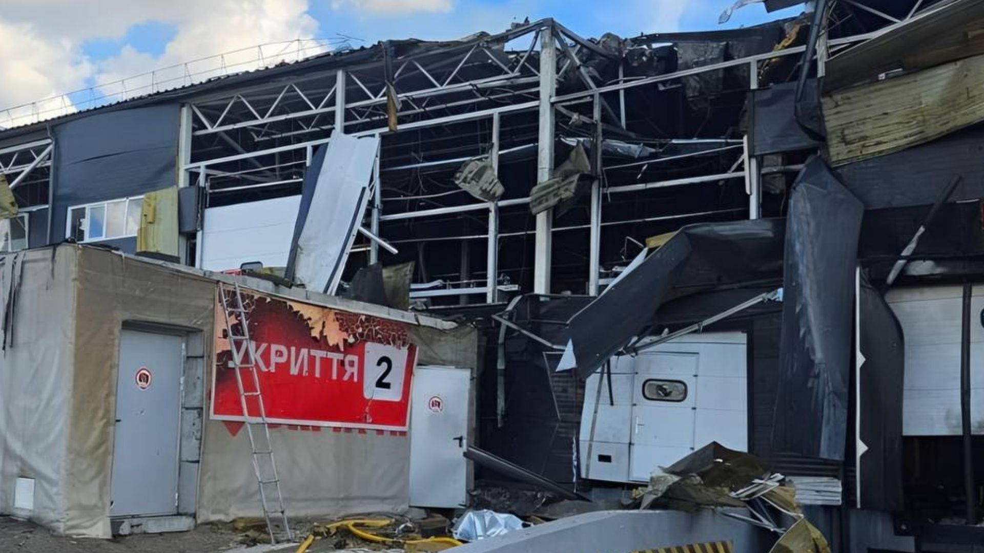 Удар по Новій пошті у Чернігові Удар по Новій пошті у Чернігові