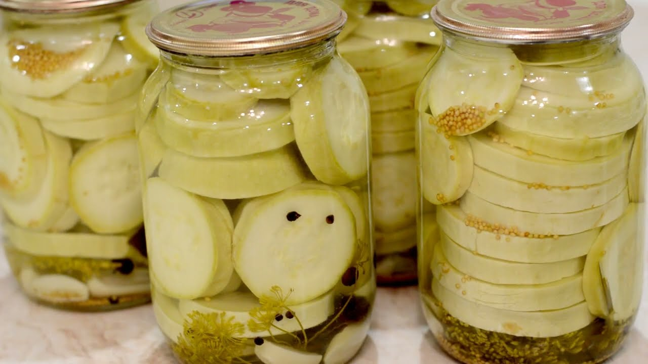 Ці кабачки зʼїдають швидше за огірки: маринуємо у кетчупі за кілька хвилин