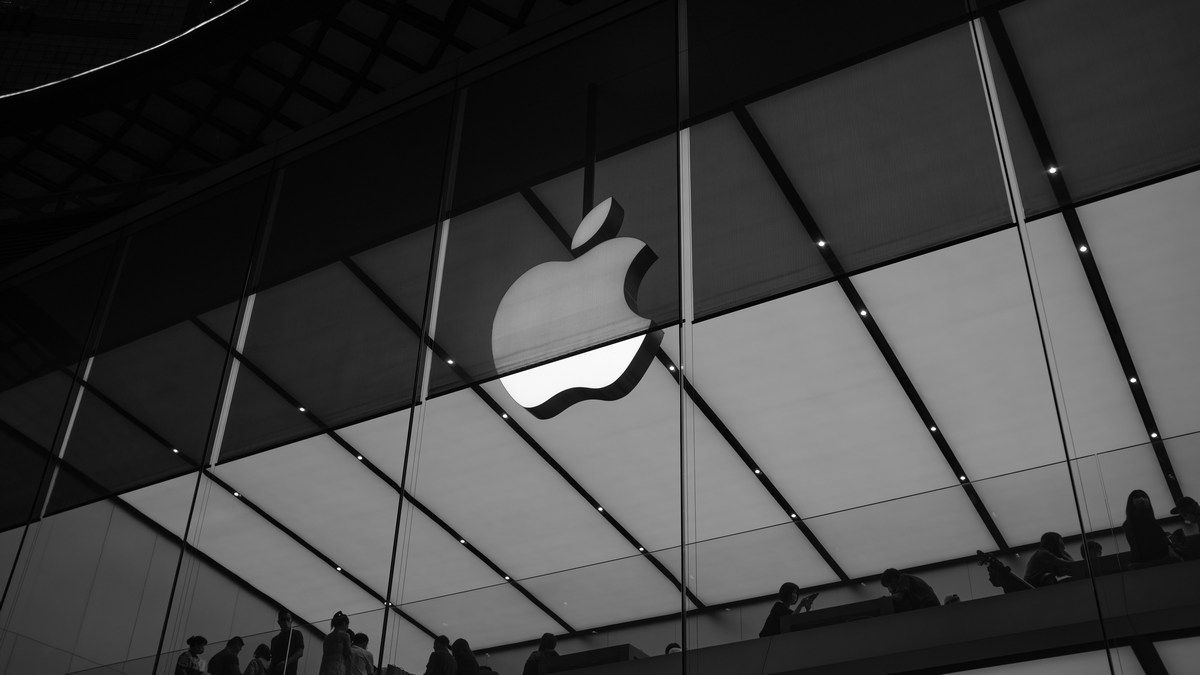 Apple Apple