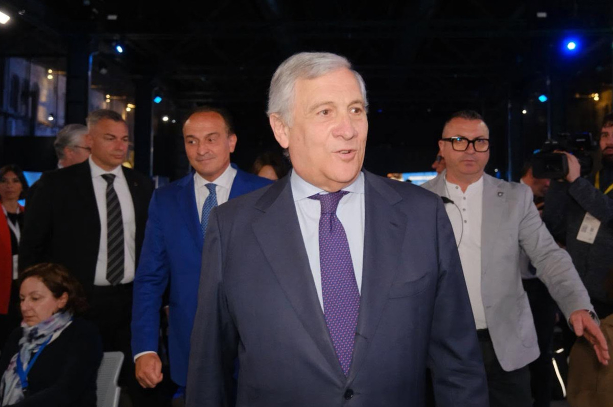 Італія висилає двох військових аташе посольства Росії: яка причина