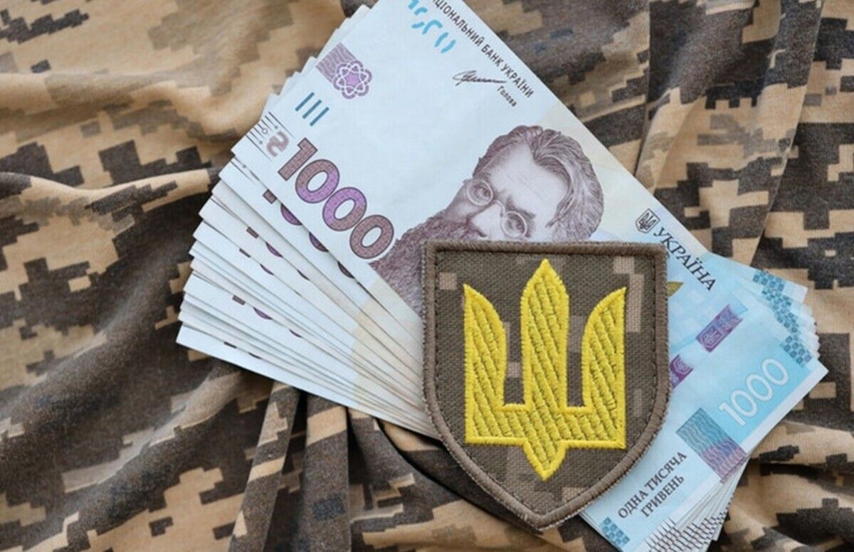 Вакансии с бронированием стали "козырем": кому будут платить по 100 тысяч гривен