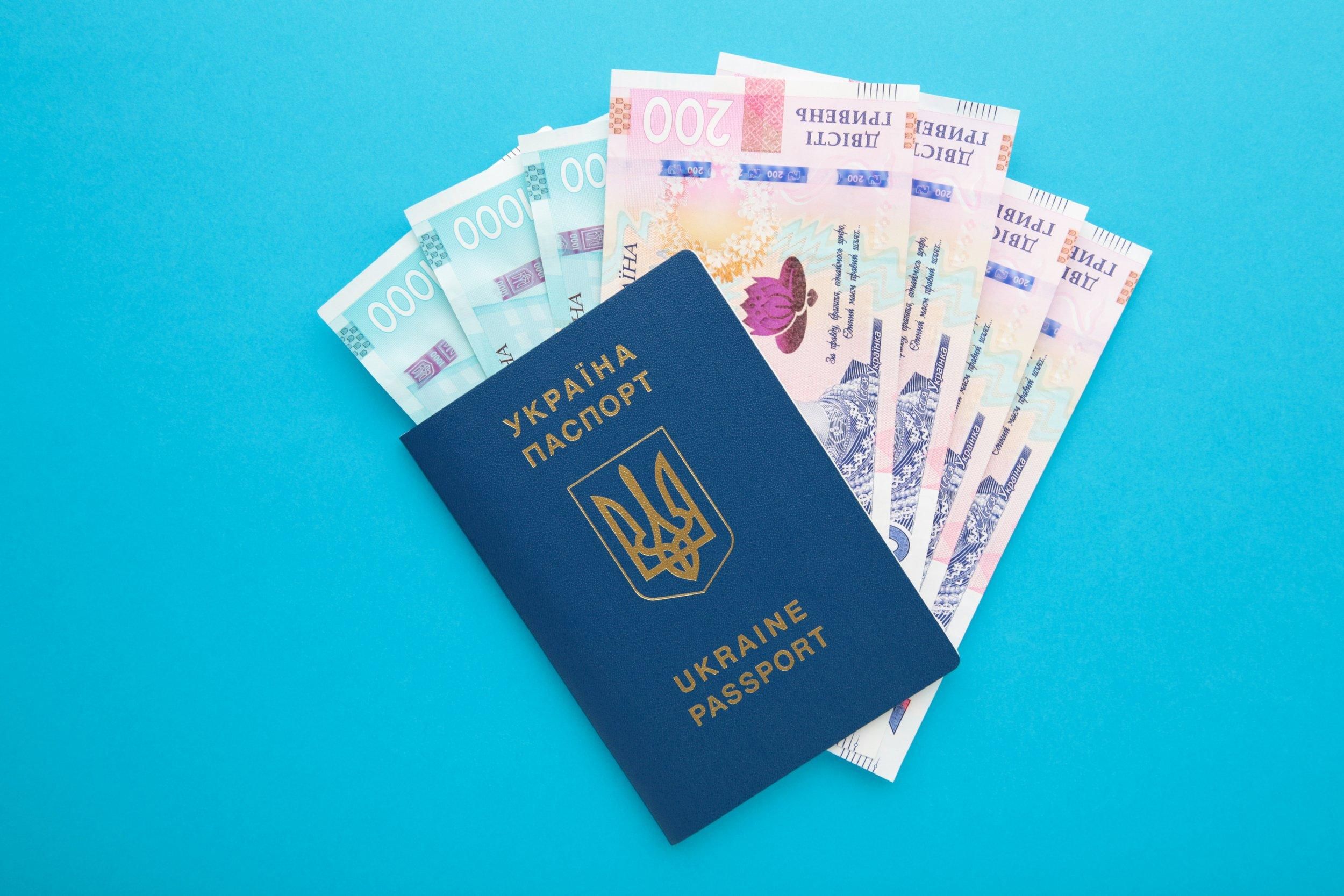 Цим українцям обов'язково необхідно замінити паспорт: до уваги власників "книжечок"